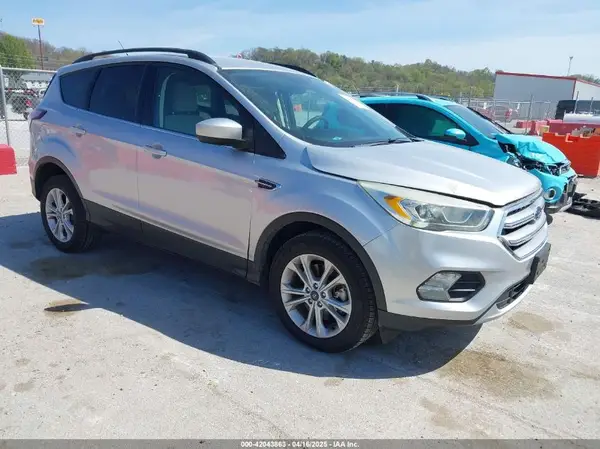 1FMCU9GD8HUC87649 2017 FORD ESCAPE - Image 1