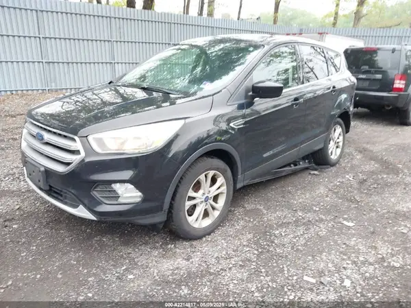1FMCU9GD8HUD02814 2017 FORD ESCAPE - Image 2