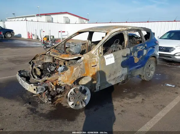 1FMCU9GD8HUD12856 2017 FORD ESCAPE - Image 2