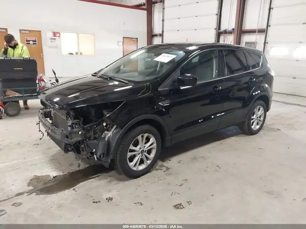 1FMCU9GD8HUD19144 2017 FORD ESCAPE - Image 2