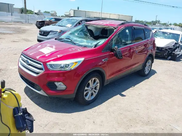 1FMCU9GD8HUD26112 2017 FORD ESCAPE - Image 2