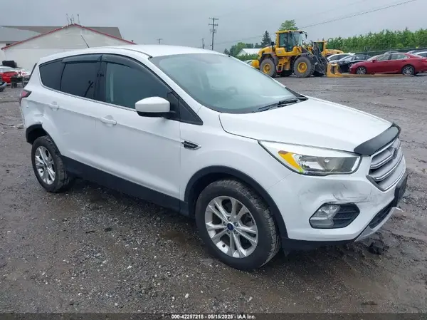 1FMCU9GD8HUD43668 2017 FORD ESCAPE - Image 1