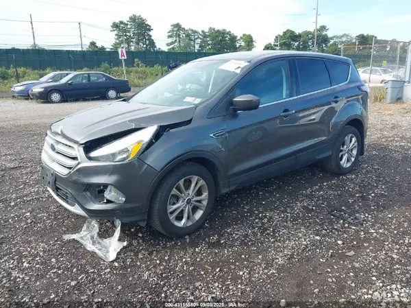 1FMCU9GD8HUD71177 2017 FORD ESCAPE - Image 2