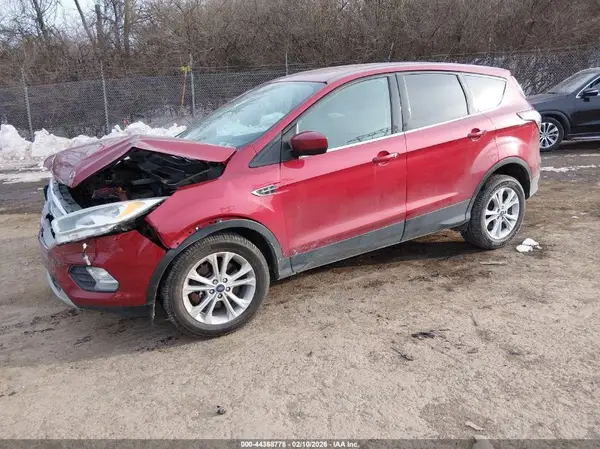 1FMCU9GD8HUD71602 2017 FORD ESCAPE - Image 2