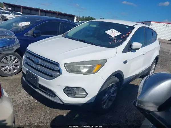 1FMCU9GD8HUD92157 2017 FORD ESCAPE - Image 2