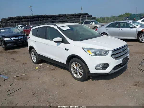 1FMCU9GD8HUF00552 2017 FORD ESCAPE - Image 1