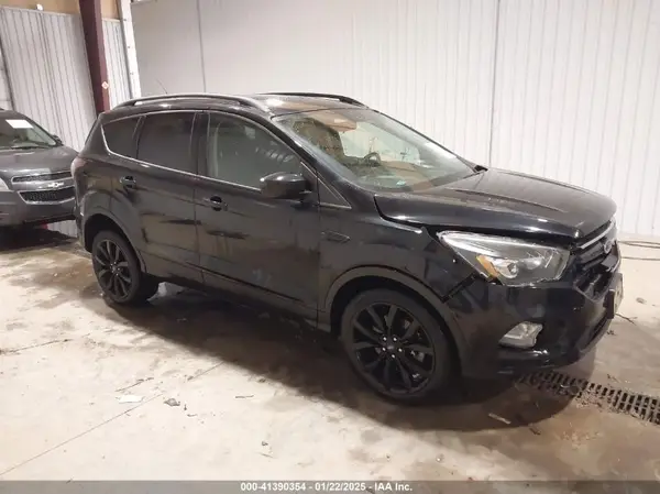1FMCU9GD8HUF04133 2017 FORD ESCAPE - Image 1