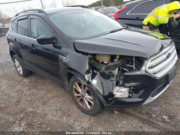 1FMCU9GD8JUA01367 2018 FORD ESCAPE - Image 1
