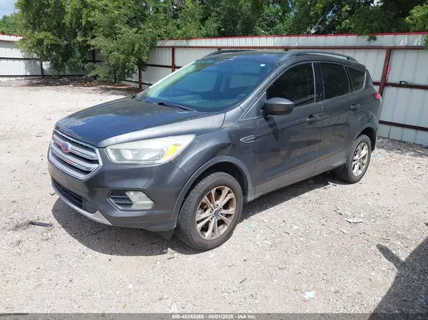 1FMCU9GD8JUA12420 2018 FORD ESCAPE - Image 2