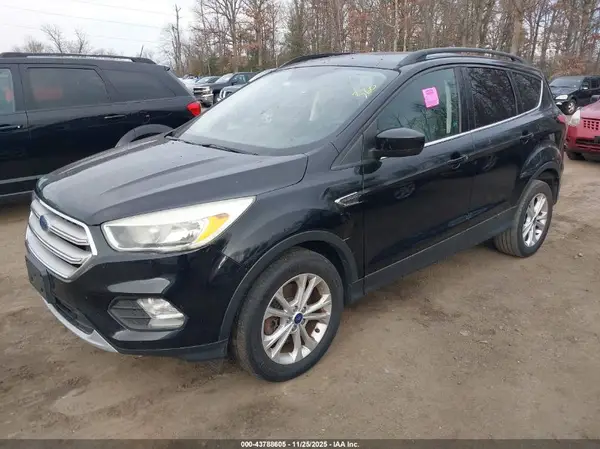1FMCU9GD8JUA14782 2018 FORD ESCAPE - Image 2