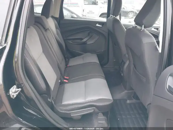 1FMCU9GD8JUA14782 2018 FORD ESCAPE - Image 8