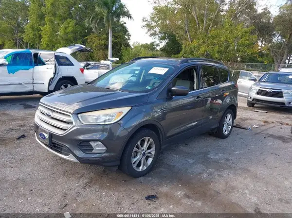 1FMCU9GD8JUA15205 2018 FORD ESCAPE - Image 2