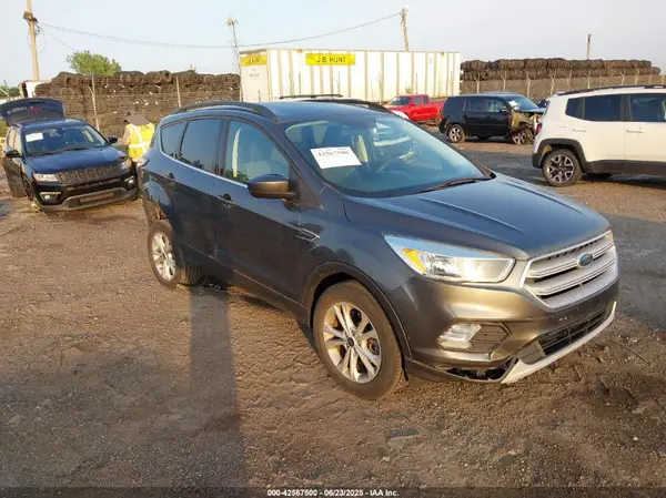 1FMCU9GD8JUA15916 2018 FORD ESCAPE - Image 1