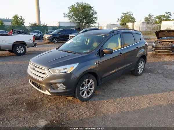1FMCU9GD8JUA15916 2018 FORD ESCAPE - Image 2