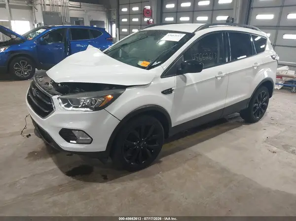 1FMCU9GD8JUA20422 2018 FORD ESCAPE - Image 2
