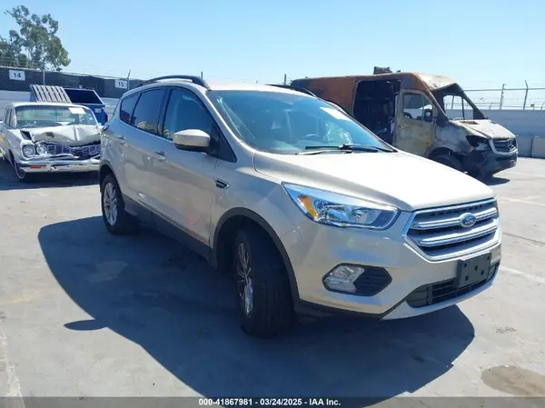 1FMCU9GD8JUA26656 2018 FORD ESCAPE - Image 1