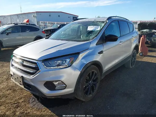 1FMCU9GD8JUA31792 2018 FORD ESCAPE - Image 2
