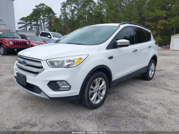 1FMCU9GD8JUA31923 2018 FORD ESCAPE - Image 2