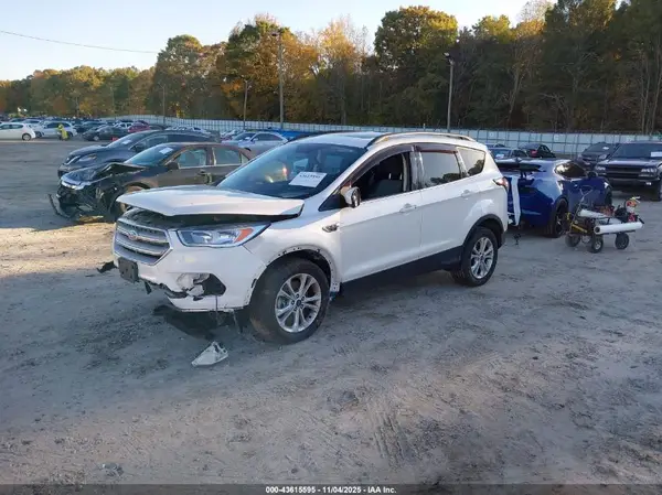 1FMCU9GD8JUA48236 2018 FORD ESCAPE - Image 2