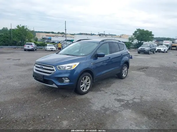 1FMCU9GD8JUA59642 2018 FORD ESCAPE - Image 2
