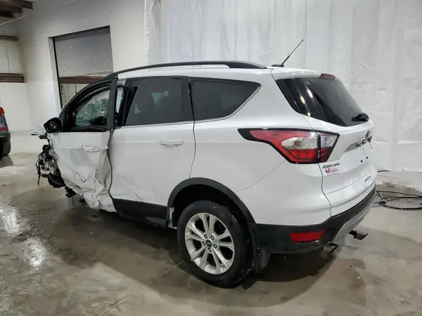 1FMCU9GD8JUA72892 2018 FORD ESCAPE - Image 2