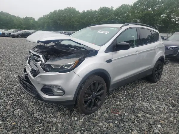 1FMCU9GD8JUA76859 2018 FORD ESCAPE - Image 1