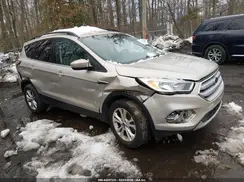 1FMCU9GD8JUA82256 2018 FORD ESCAPE