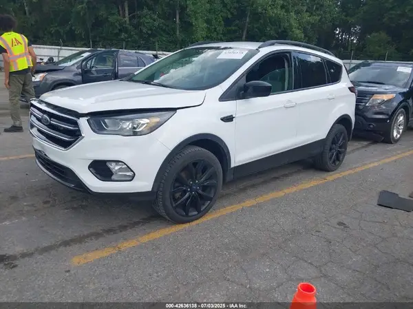 1FMCU9GD8JUA83682 2018 FORD ESCAPE - Image 2