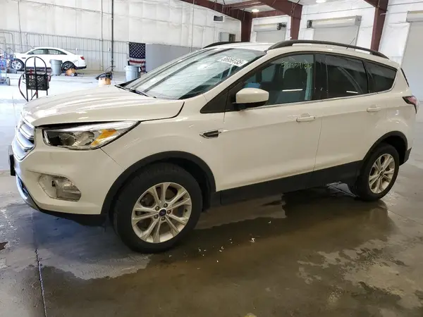 1FMCU9GD8JUA97744 2018 FORD ESCAPE - Image 1