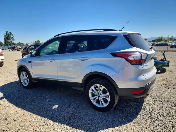 1FMCU9GD8JUA98389 2018 FORD ESCAPE - Image 2