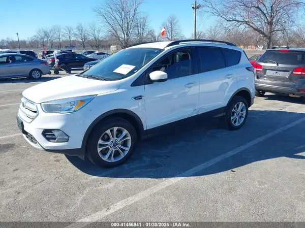 1FMCU9GD8JUB05356 2018 FORD ESCAPE - Image 2
