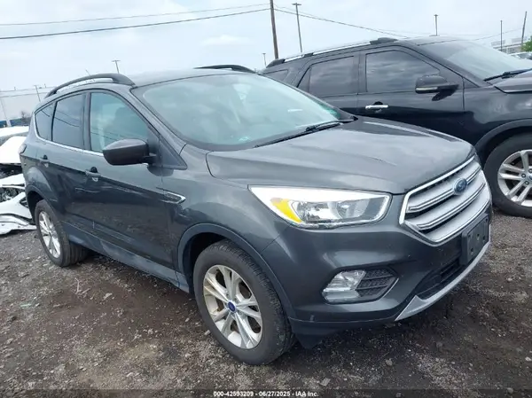 1FMCU9GD8JUB07284 2018 FORD ESCAPE - Image 1