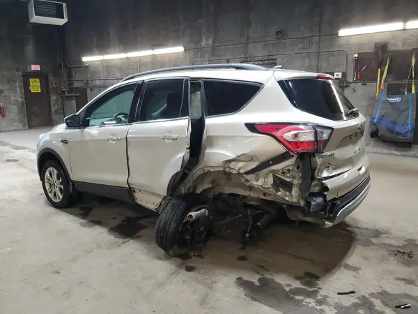 1FMCU9GD8JUB07365 2018 FORD ESCAPE - Image 2