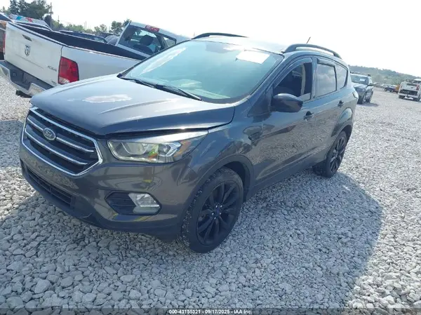 1FMCU9GD8JUB12517 2018 FORD ESCAPE - Image 2