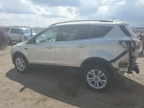 1FMCU9GD8JUB25767 2018 FORD ESCAPE - Image 2