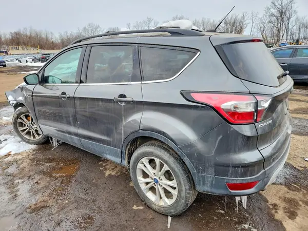 1FMCU9GD8JUB33576 2018 FORD ESCAPE - Image 2