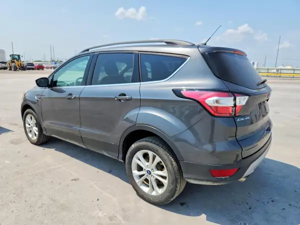 1FMCU9GD8JUB36235 2018 FORD ESCAPE - Image 2