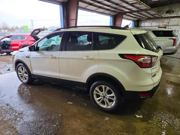 1FMCU9GD8JUB38115 2018 FORD ESCAPE - Image 2
