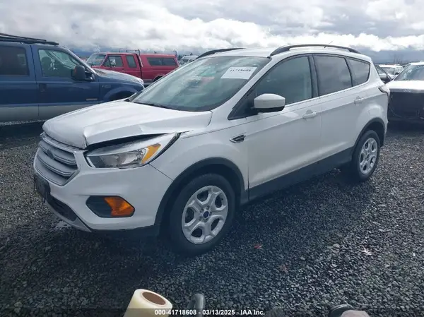1FMCU9GD8JUB45369 2018 FORD ESCAPE - Image 2