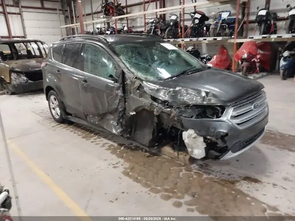 1FMCU9GD8JUB51270 2018 FORD ESCAPE - Image 1