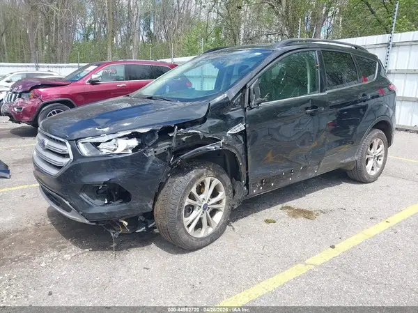 1FMCU9GD8JUB52046 2018 FORD ESCAPE - Image 2