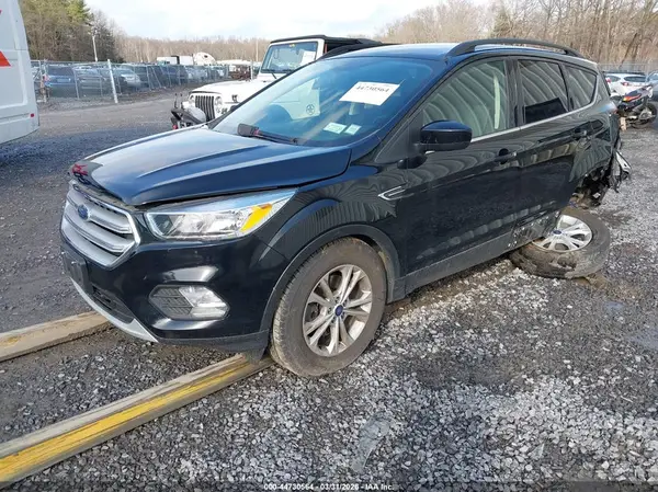 1FMCU9GD8JUB65752 2018 FORD ESCAPE - Image 2