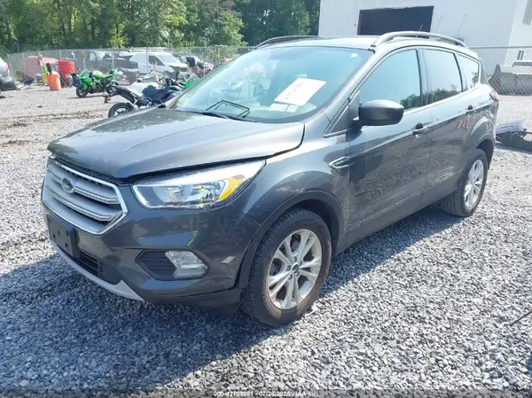 1FMCU9GD8JUB65783 2018 FORD ESCAPE - Image 2