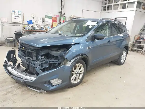 1FMCU9GD8JUB66187 2018 FORD ESCAPE - Image 2