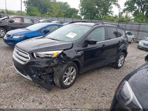 1FMCU9GD8JUB69333 2018 FORD ESCAPE - Image 2