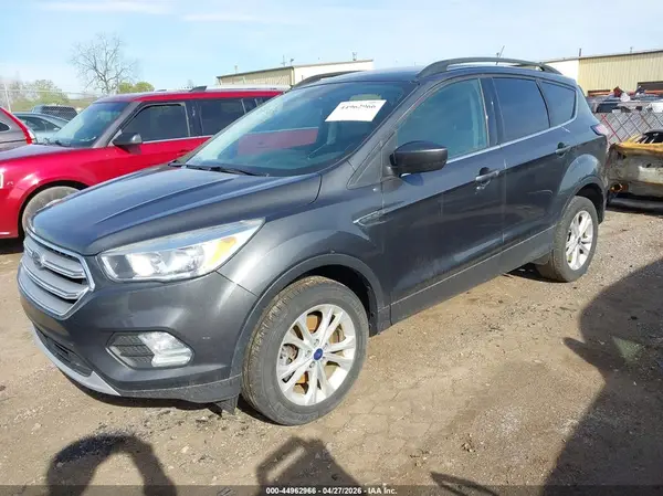 1FMCU9GD8JUB70658 2018 FORD ESCAPE - Image 2