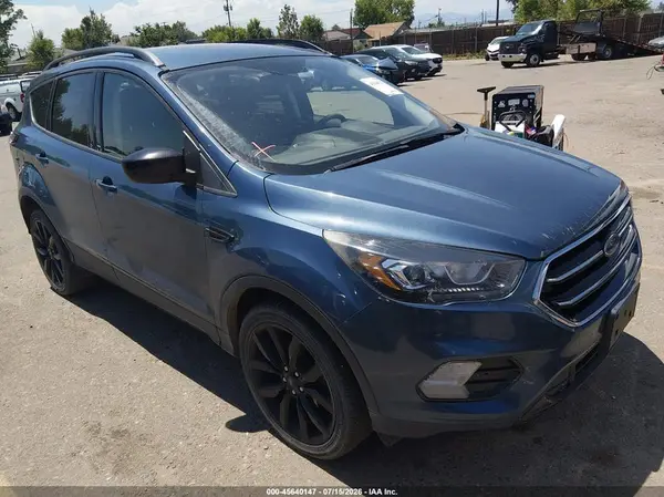 1FMCU9GD8JUB83698 2018 FORD ESCAPE - Image 1