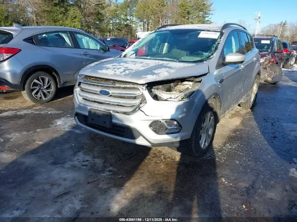 1FMCU9GD8JUB92501 2018 FORD ESCAPE - Image 2
