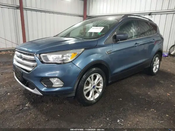 1FMCU9GD8JUB98167 2018 FORD ESCAPE - Image 2