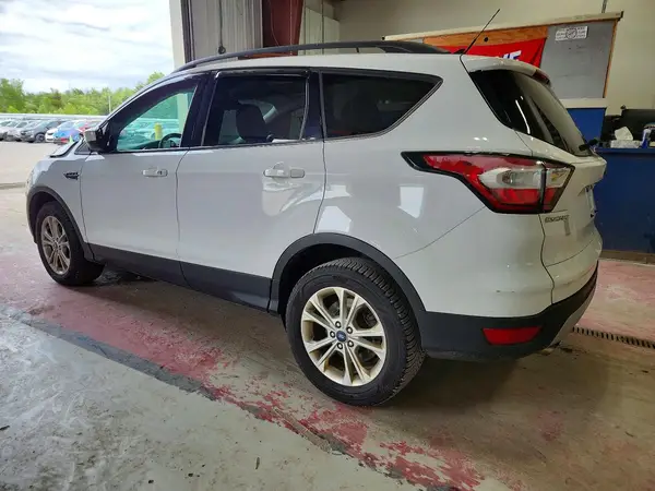 1FMCU9GD8JUC00550 2018 FORD ESCAPE - Image 2
